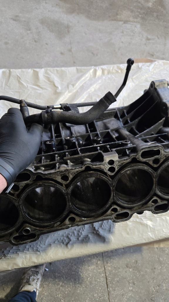 фото №10, Блок двигателя 2.4 d5 volvo xc90 xc60 xc70 v70 2 3 s60 s80 2 30677367 d5244t