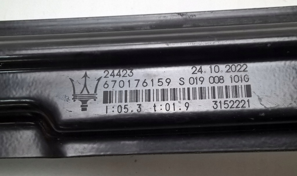 Maserati levante gts modena s подъемник стекло дверь левый задний  оригинальный номер 670176159 Недорого