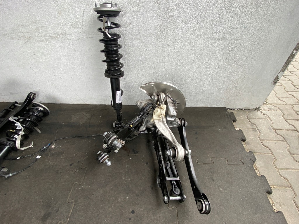 фото №10, Поворотный кулак рычаг подвеска задняя амортизатор bmw 5 g60