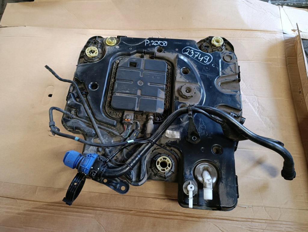 фото №1, Peugeot 2008 i 1.5 hdi бак adblue 12678023