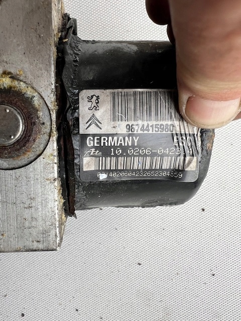 Купити Насос abs peugeot citroen 9674415980 esc 17