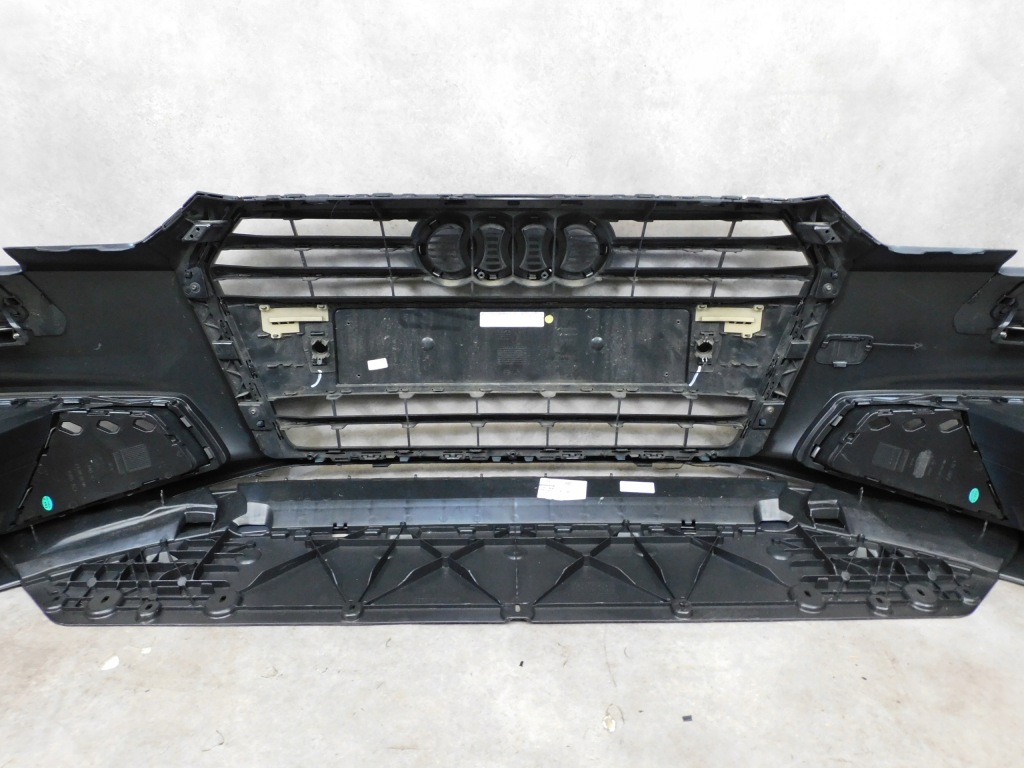 Audi a4 b9 8w s-line competition бампер перед передний решётка радиатора s4 черный Цена