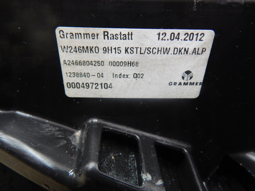 Mercedes b-klasa w246 підлокітник тунель середній a2466804250 оригінал європа Зі Шроту