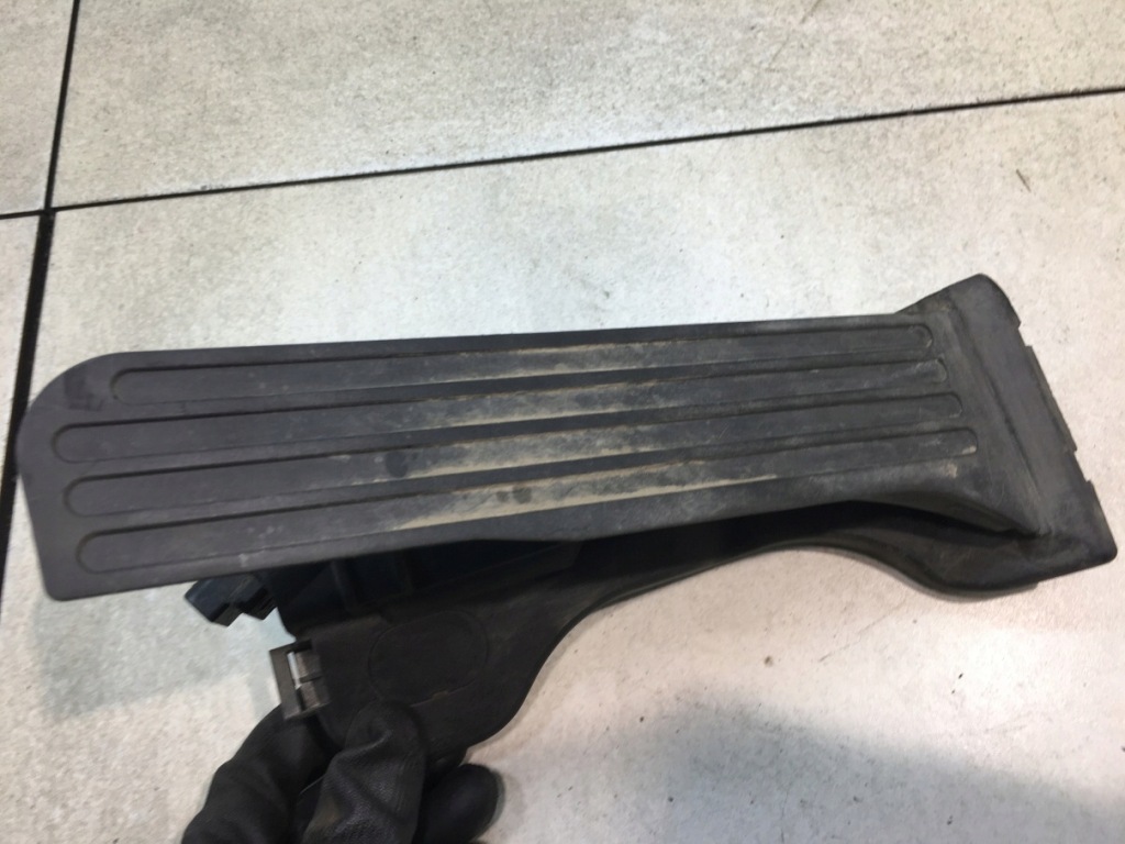 Потенциометр газа audi a3 8p 2.0 fsi 1k1723503f Недорого