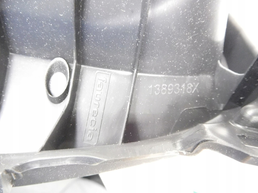 фото №7, Бардачок, туннель средний toyota aygo 2014- оригинальный номер 55420-0h010