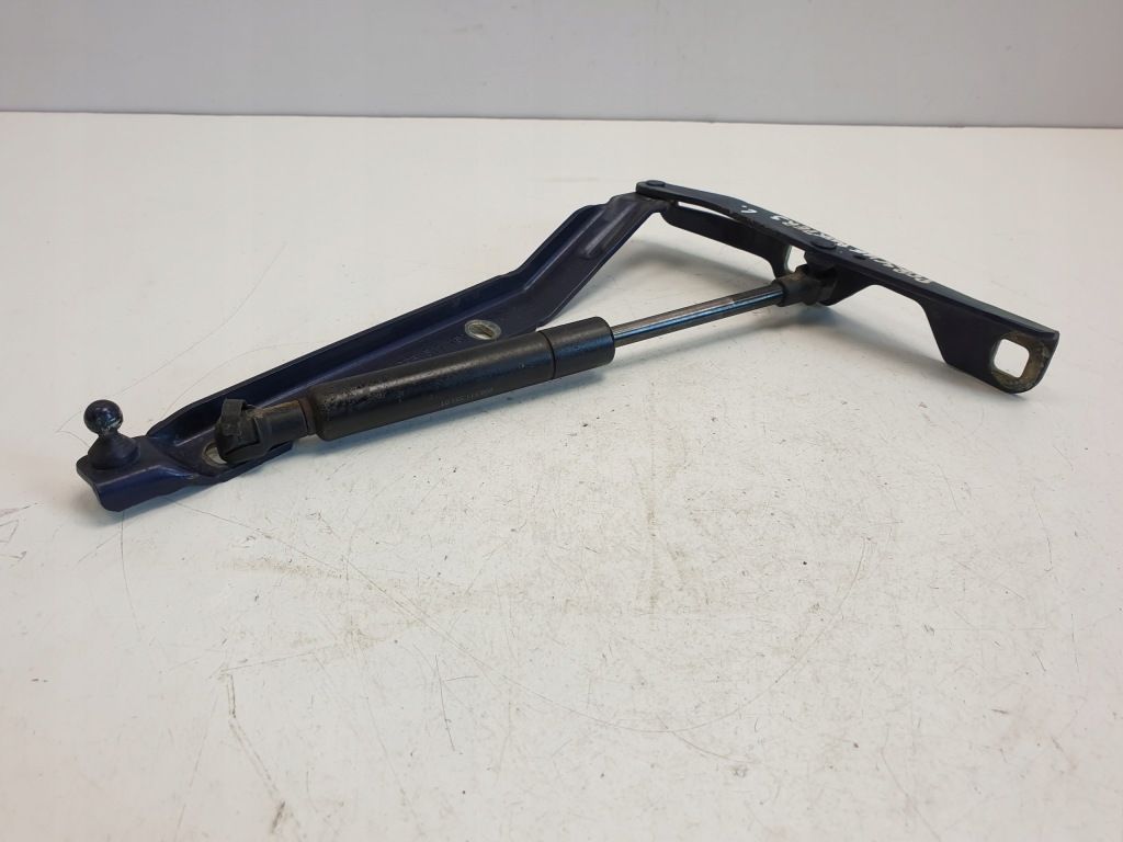 фото №4, Porsche boxster 986 петля передньої капот лівий