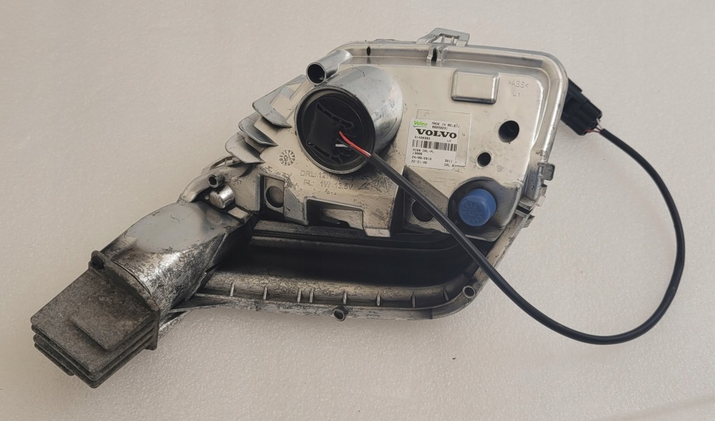 Противотуманная фара левый led фонарь  drl volvo xc60 1 2013- 31420393 Киев