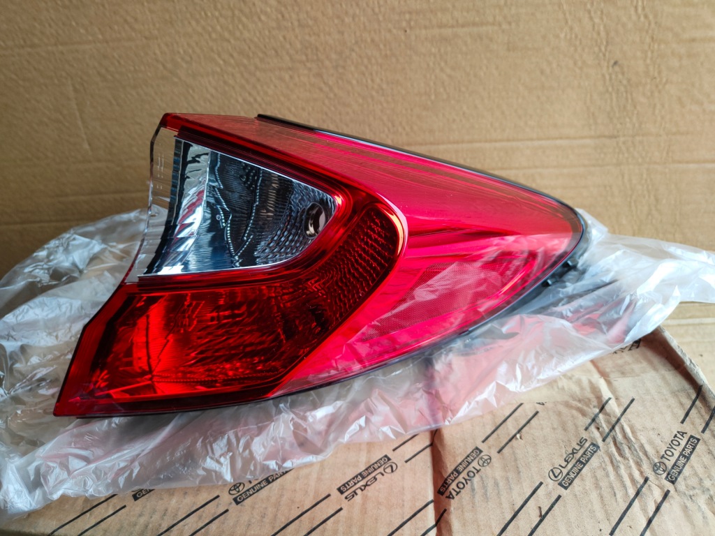фото №1, Лампа задняя правая toyota c-hr 16- nowa оригинальная