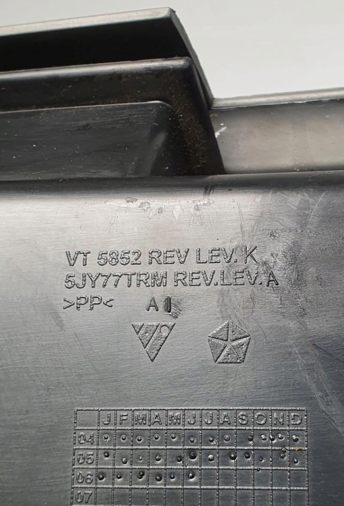 Бардачок пассажира jeep cherokee 3 wh 14477408 европа Недорого