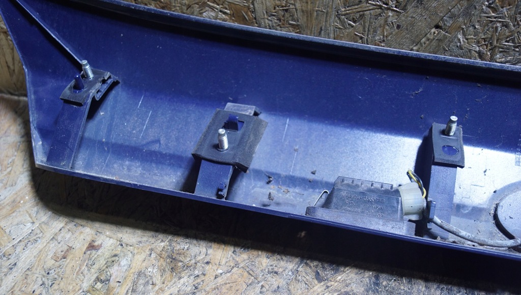 фото №9, Ford fiesta mk 7 комплектная накладка крышки задняя