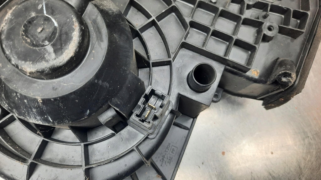 фото №4, Вентилятор отопителя nissan almera n16 27200bno15