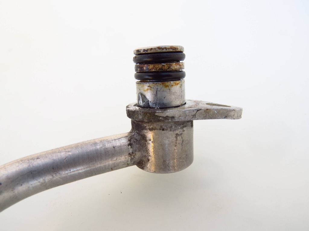 Купити Шланг трубка води рідина турбіни mercedes cls w218 e-klasa w212 4.7 v8