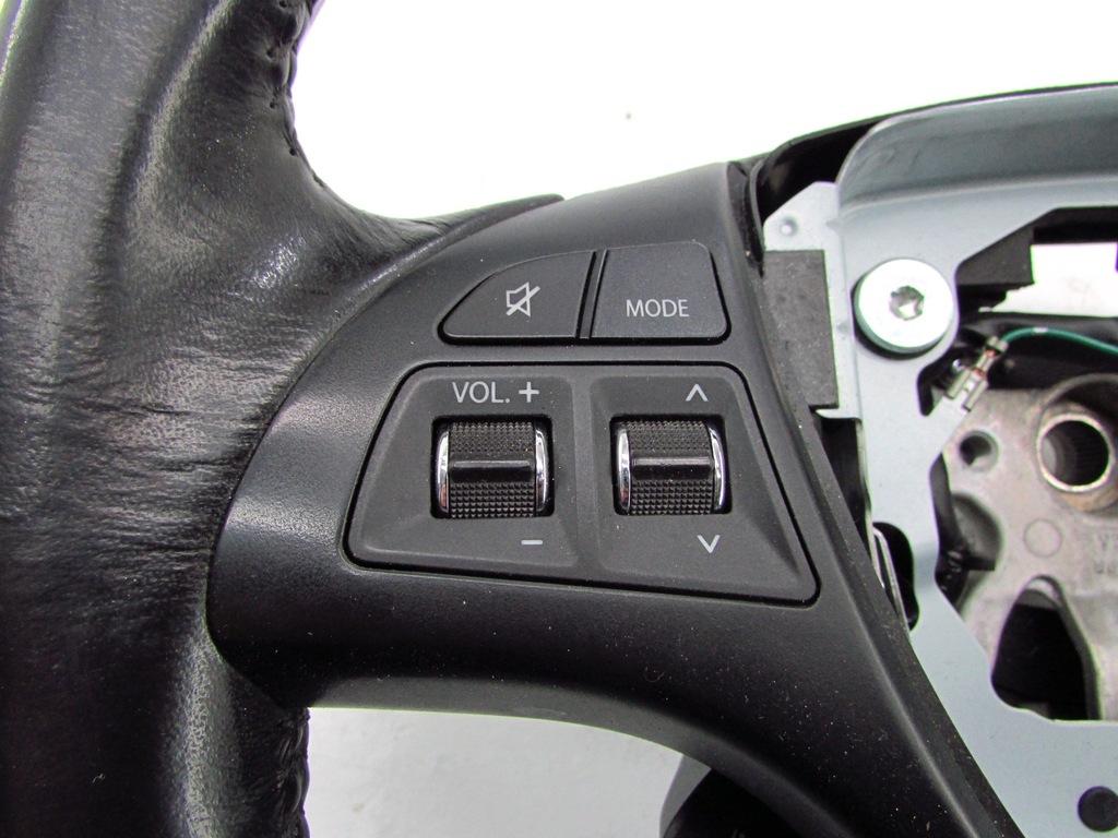 фото №6, Suzuki kizashi повітропровід шкіряний багатофункціональний пелюстки перемикання 09-14r