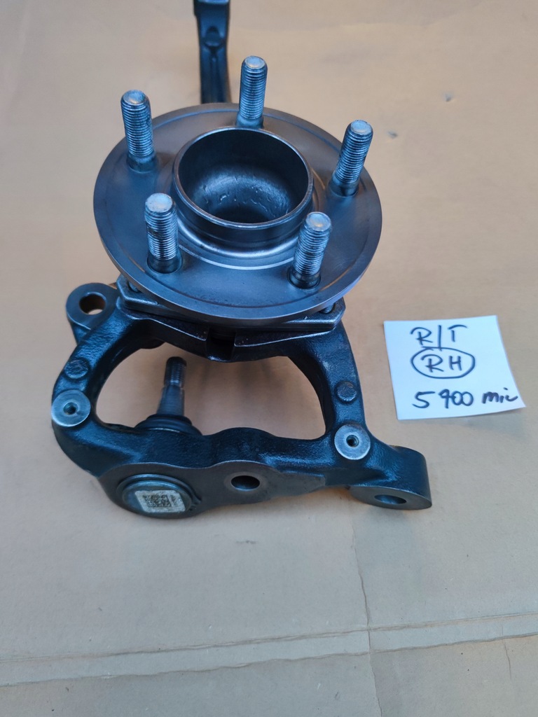 фото №10, Dodge challenger charger передняя правая поворотный кулак 2015+