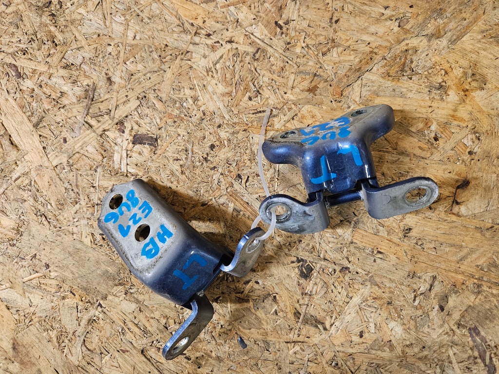 фото №1, Toyota corolla e21 петлі двері лівий задня 8u6