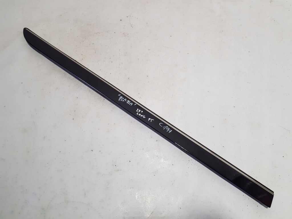 Купити Молдинг двері правий задній mercedes w251 long a2516902662 c197 197