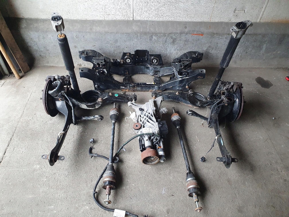 фото №1, Volvo v40 ii lift cc cross country 4x4 awd задний мост haldex 1216683