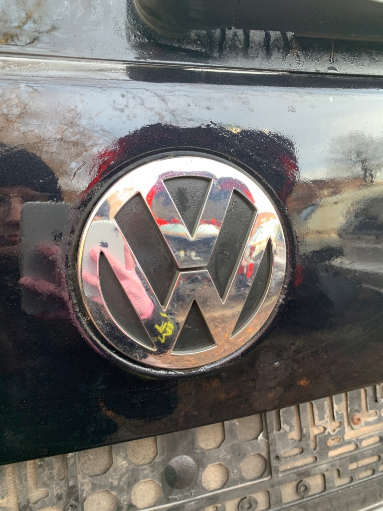 Volkswagen touran i lift кришка багажника багажника з скло - lc9x Недорого