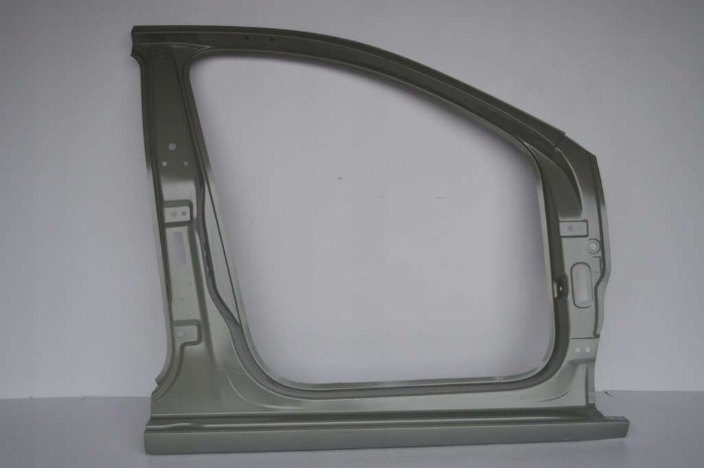 фото №1, Обшивка правое блок двигателя порог skoda rapid