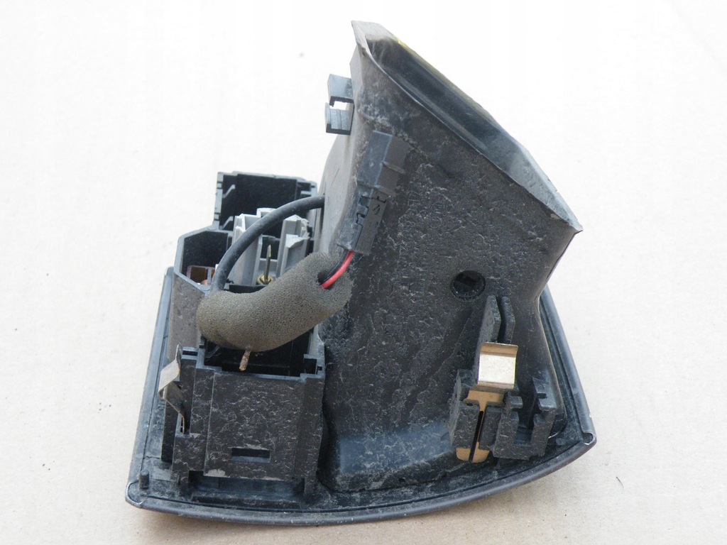 фото №5, Audi a6 c5 решітка обдув прикурювач тунель 4b0819203e