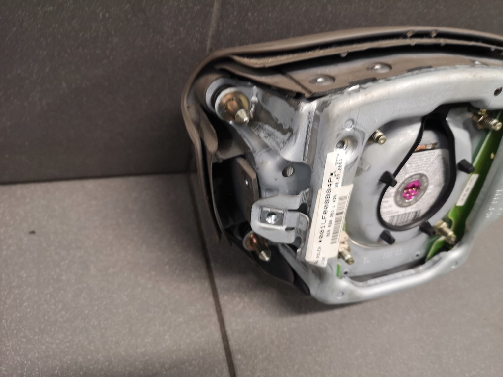 фото №13, Подушка подушка безопасности руля audi a4 b6 8e0880201l