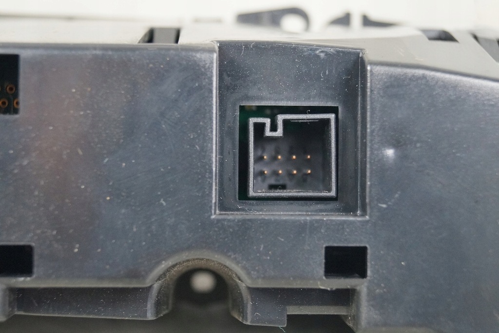 фото №6, Панель обдув кондиціонера mercedes w219 cls 04-08