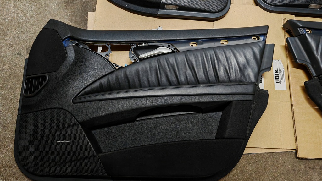 фото №9, Обшивка дверь перед задняя шторка рамки кожа harman kardon mercedes w211 lift