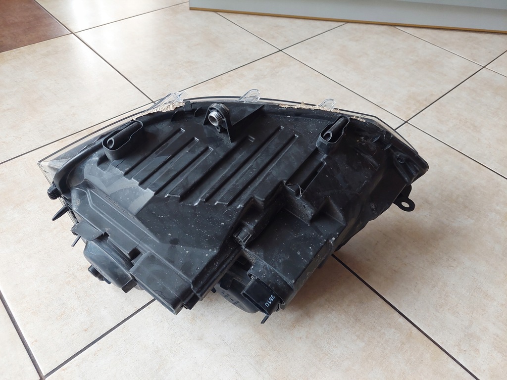 фото №8, Правая лампа - обычная - vw transporter t5 - lift