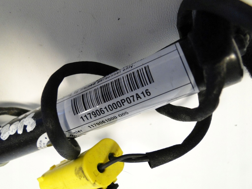 фото №9, Mercedes патрон піротехнічний капот лівий правий cla 117 w117 gla 156 x156