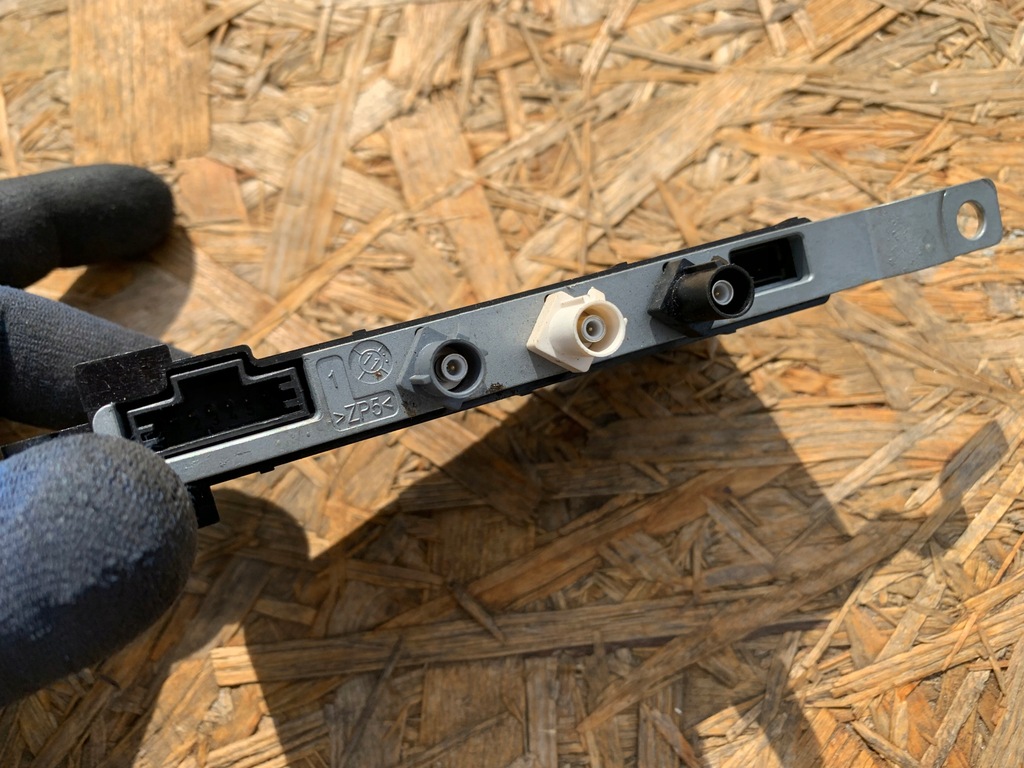 фото №9, Cayenne 7p5 підсилювач x2 w кришка задня 7p5035225l