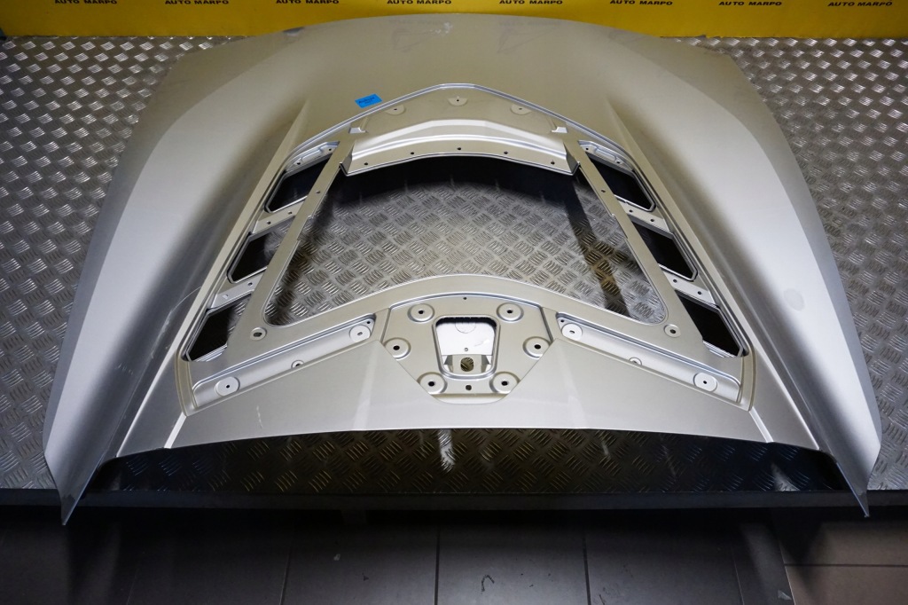 Chevrolet corvette c8 stingray капот задній кришка двигуна кришка багажника usa Оригінал