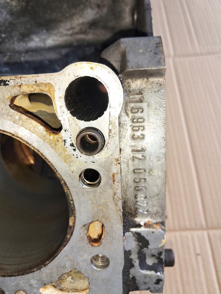 фото №10, Блок двигателя mercedes 107 sl w126 380 116,963 1160111201