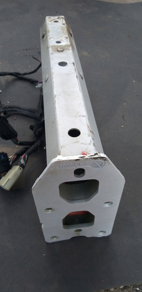 фото №1, Tesla s права лонжерон