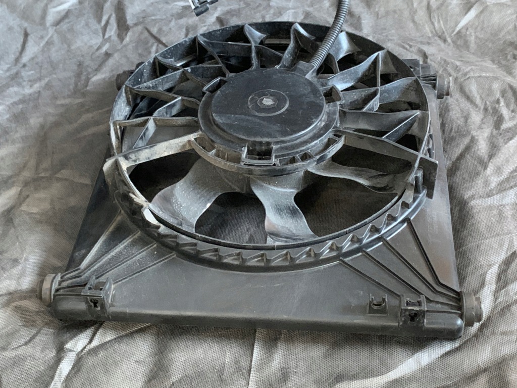 Tesla model s рестайлинг  вентилятор левая 6007352-00-f Доставка