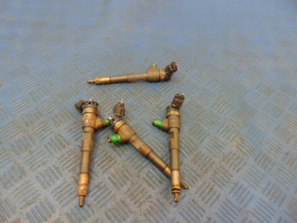 Купити Dacia dokker i 1.5dci форсунка дизель ні перевірений комплект 4 szt