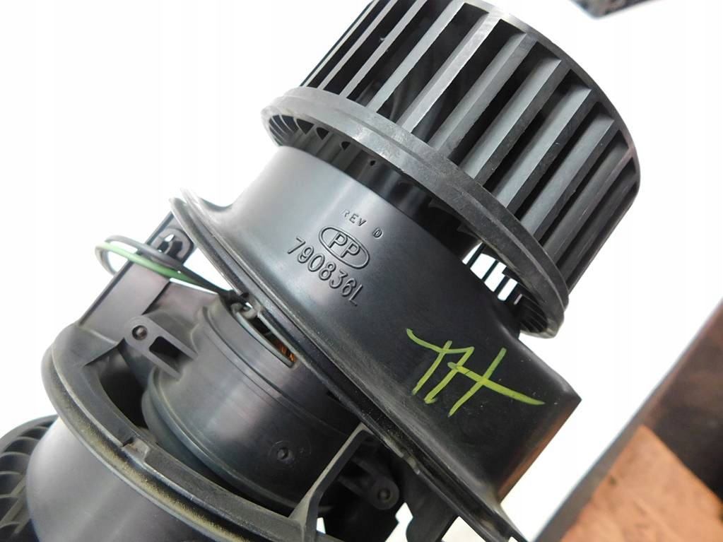 фото №8, Chrysler pacifica 3.5 2005r вентилятор повітродувка