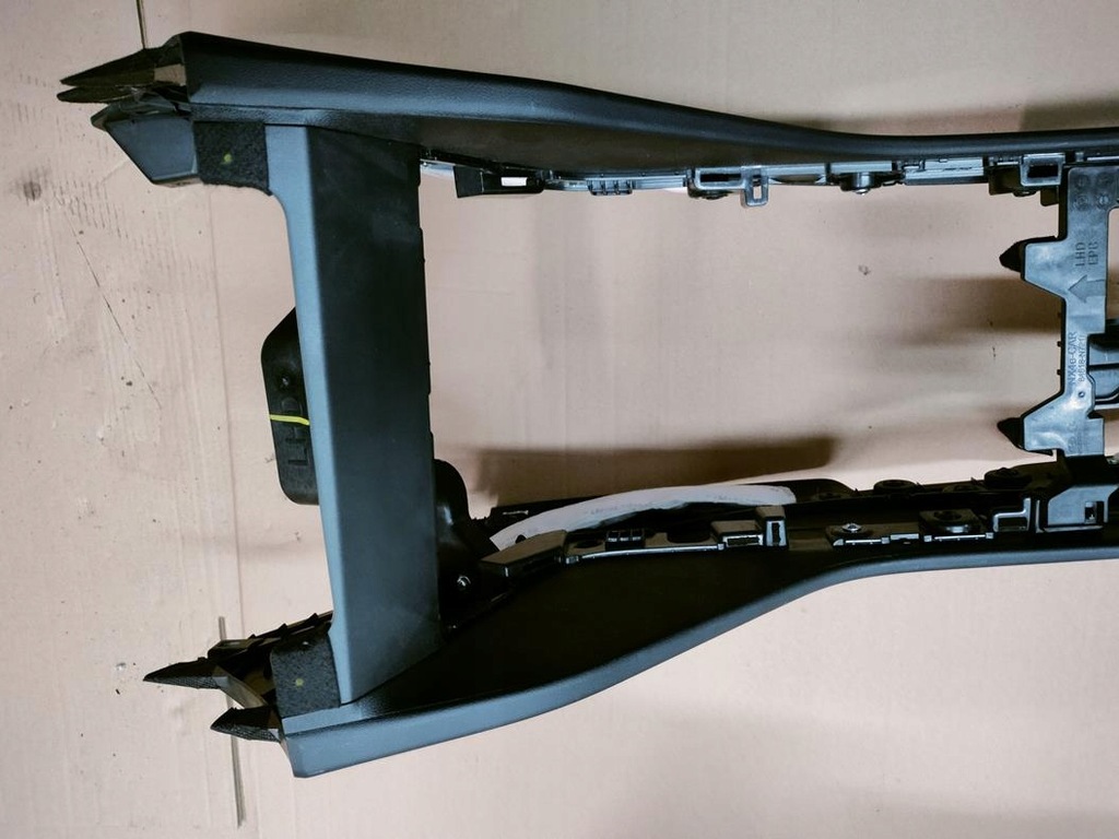 фото №9, Hyundai tucson iv подлокотник 84680-n7100 оригинал хороший