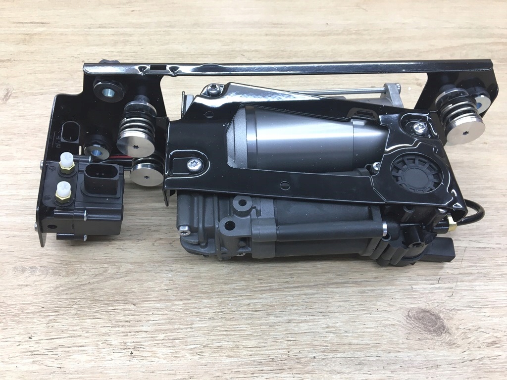 фото №10, Компрессор подвеска пневматический 37206789165 do bmw f01 f02 f04 f07 f11