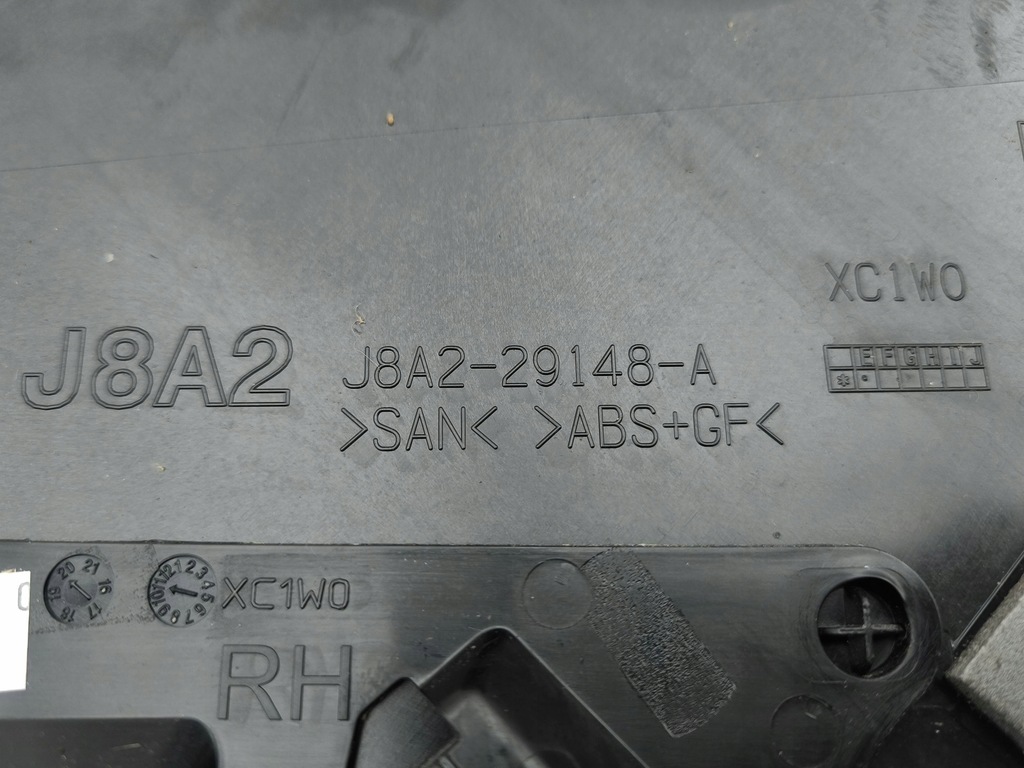 фото №11, Land rover range rover velar 2021 молдинг стекло боковой j8a229148a