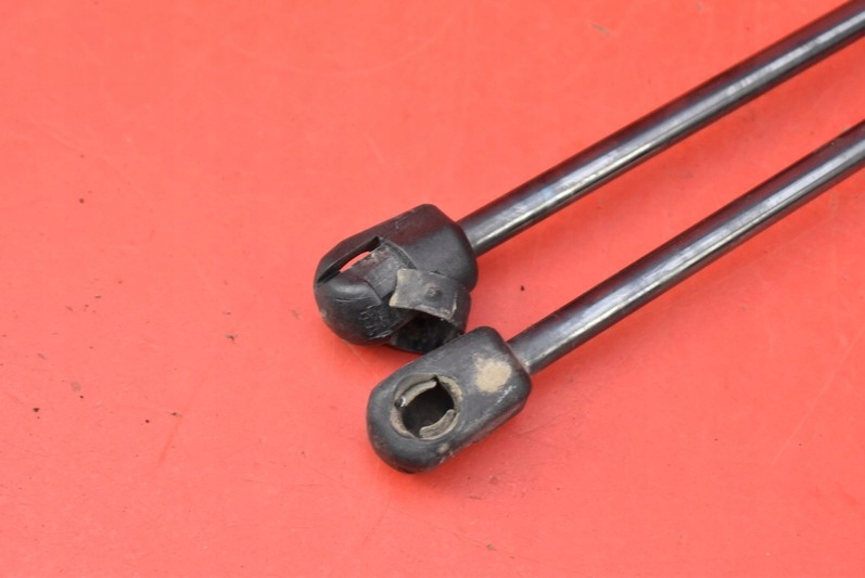 фото №5, Привід амортизатори кришки 13182309 opel corsa d 5d hb lift 10-20