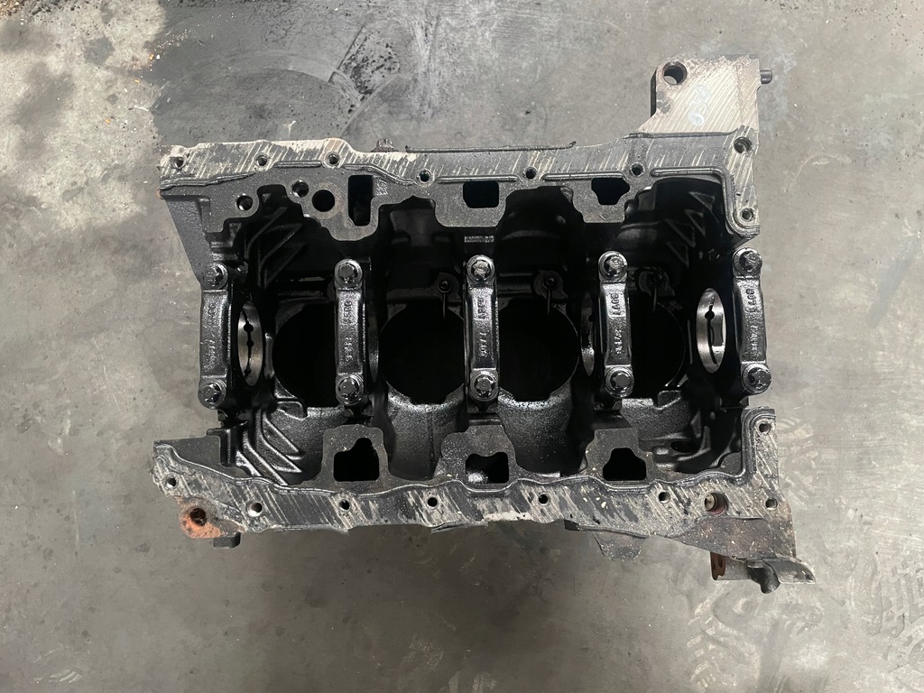 фото №1, Блок двигуна renault master iii movano 2.3 dci m9t716 biturbo номінал