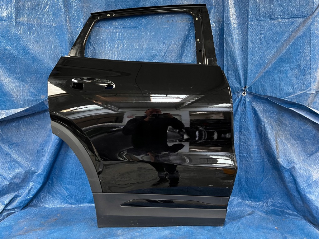 Купить Mercedes gla w247 правое  задняя дверь