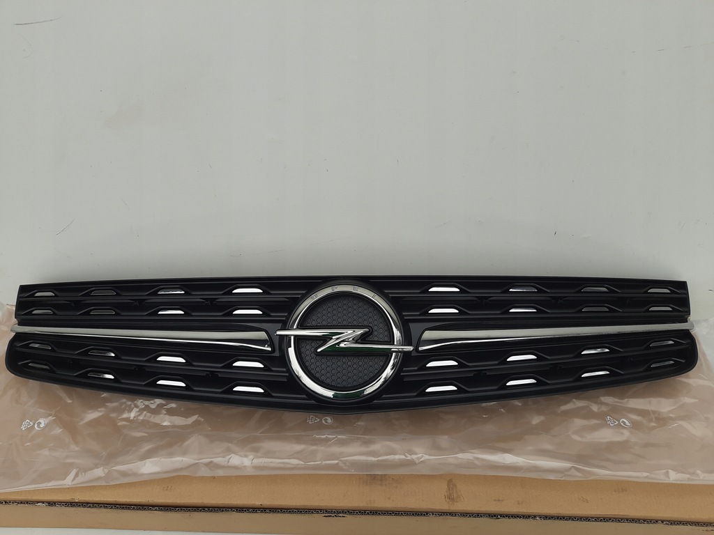 фото №1, Opel zafira life vivaro c решётка радиатора решётка радиатора nowa oryg!