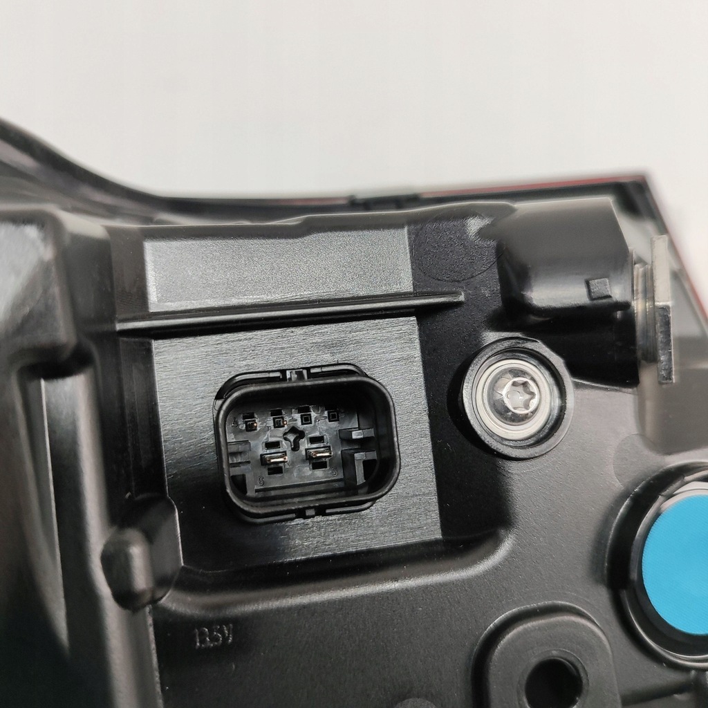 фото №7, Bmw 5 g60 2023 ліва сторона лампа задня