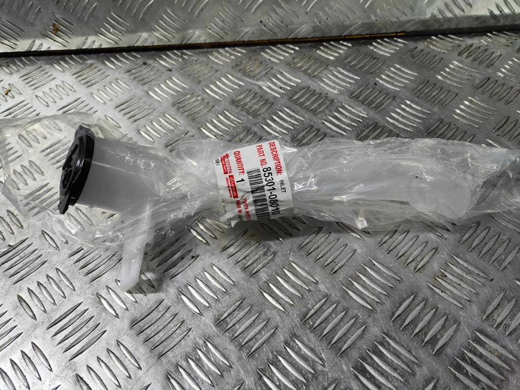 фото №1, Toyota sienna iv xl40 2021 трубка заливная горловина бака жидкость омывателя