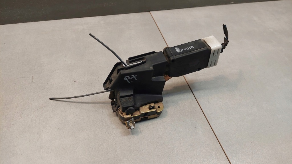 фото №6, Замок двері правий задня space star 1.8 fl