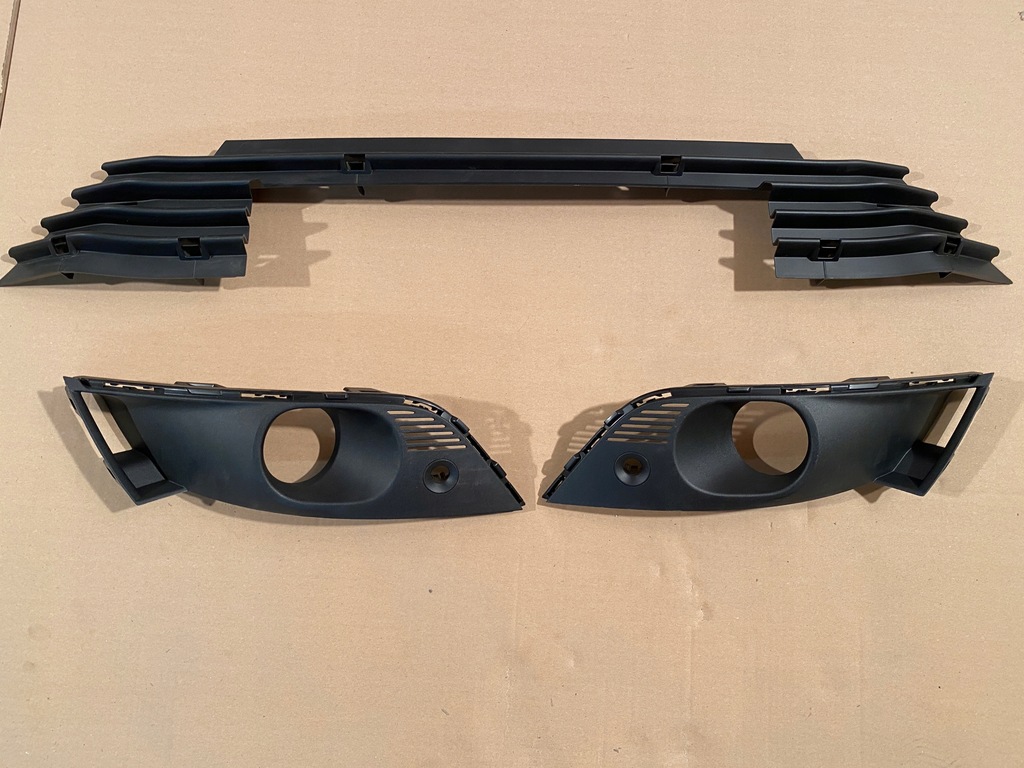 фото №1, Renault megane iv решётка средняя левая правая