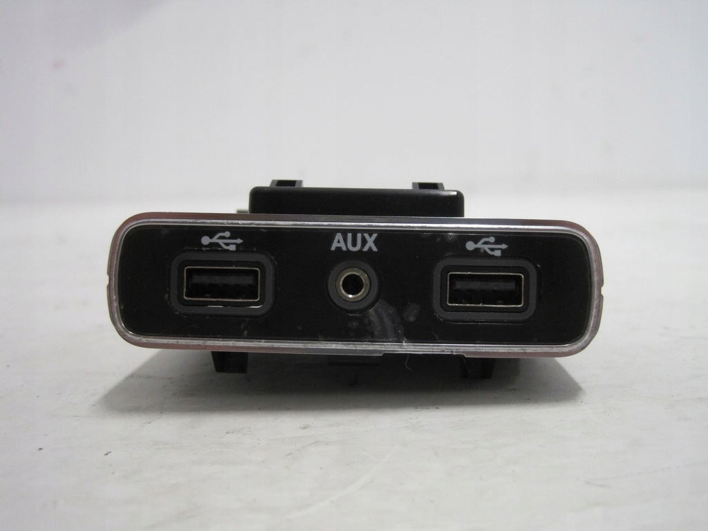 фото №1, Разъём port usb aux alfa romeo stelvio 01561439580