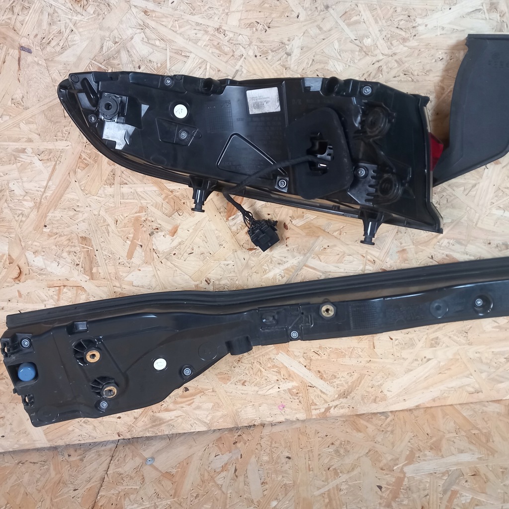 фото №9, Porsche macan 95b лампи задня