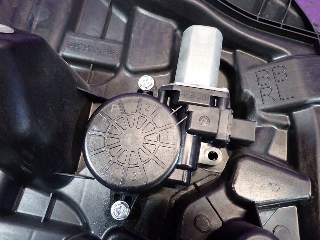 фото №4, Mazda 3 ii bl подъемник стекло задняя левый bbm47397xa